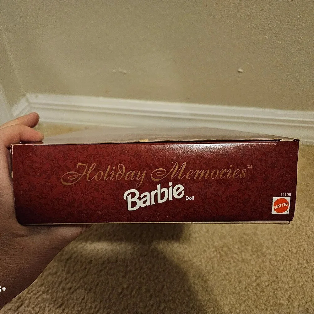 NRFB 1995 HALLMARK SPECIAL EDITION HOLIDAY MEMORIES MATTEL BARBIE DOLL 14106
